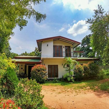 The Sigiriya White House Apartment Bagian luar foto