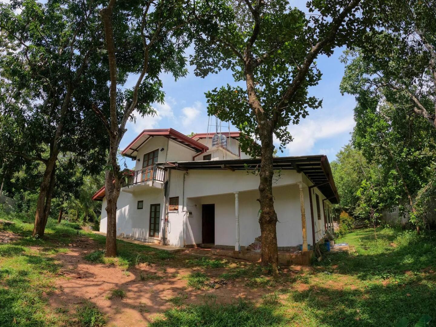 The Sigiriya White House Apartment Bagian luar foto