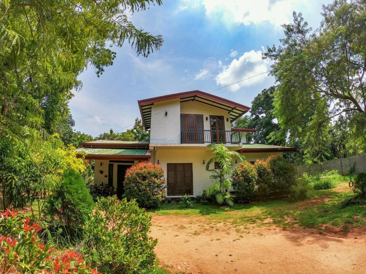 The Sigiriya White House Apartment Bagian luar foto
